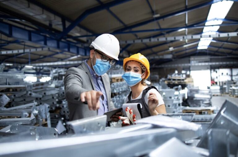 Escato redefiniendo la manufactura de mobiliario comercial en México