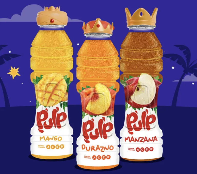 Niños mexicanos celebraron el Día de Reyes en familia acompañados de jugos Pulp.