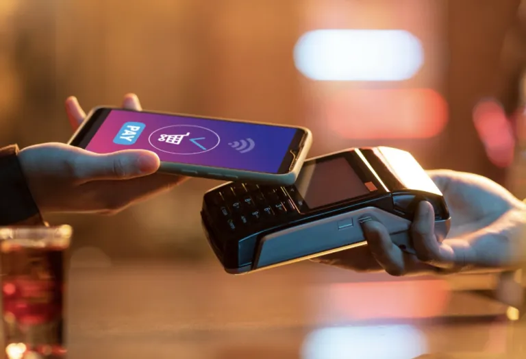 Alexis Nickin Gaxiola habla sobre seguridad financiera y pagos digitales modernos.