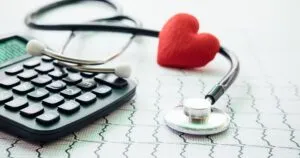 Seguros médicos también suben de precio en 2026.