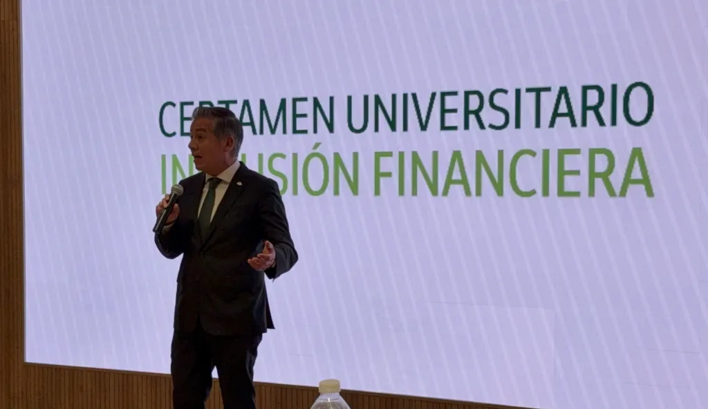 Banco Azteca impulsa inclusión financiera con jóvenes universitarios