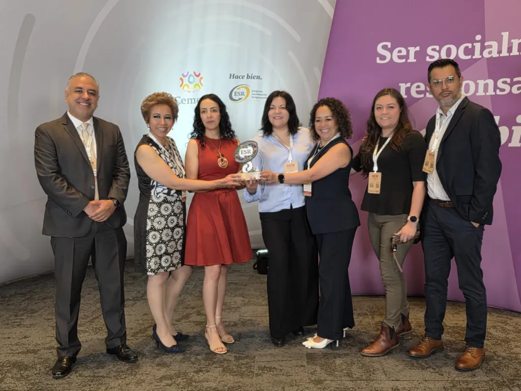 Equipo directivo de Seguritech durante el reconocimiento ESR 2026 por responsabilidad social empresarial.
