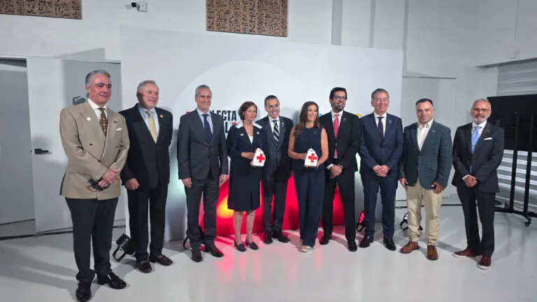 Banco Azteca aporta cuatro millones de pesos a la Cruz Roja