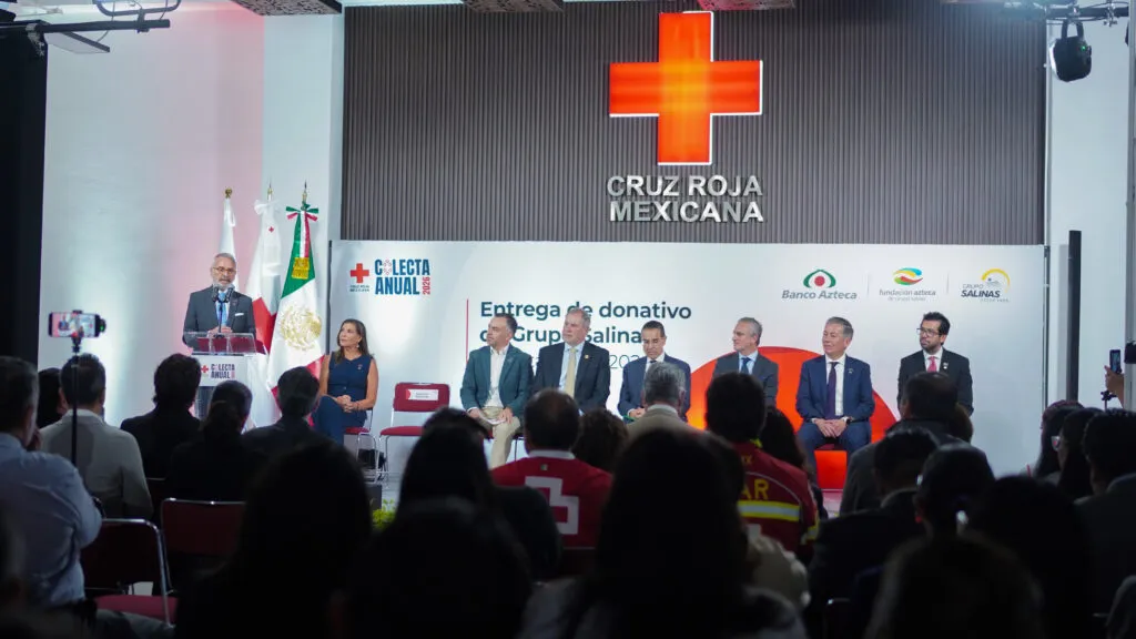 Banco Azteca aporta cuatro millones de pesos a la Cruz Roja