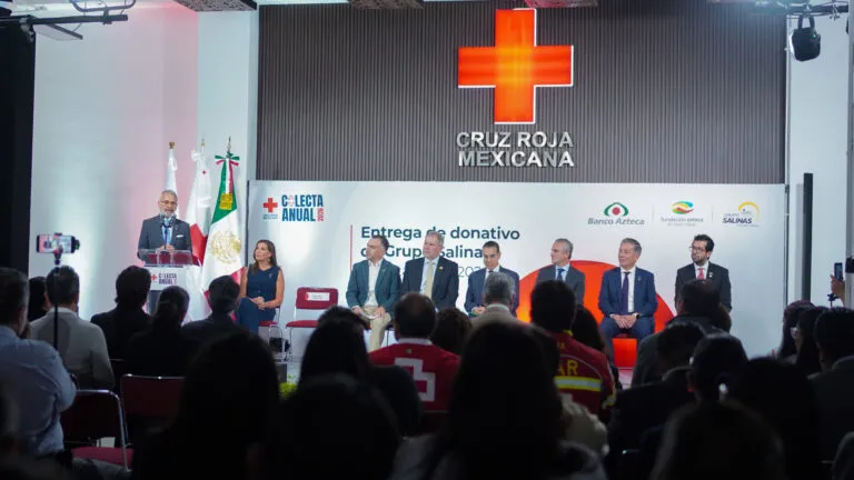 Banco Azteca aporta cuatro millones de pesos a la Cruz Roja