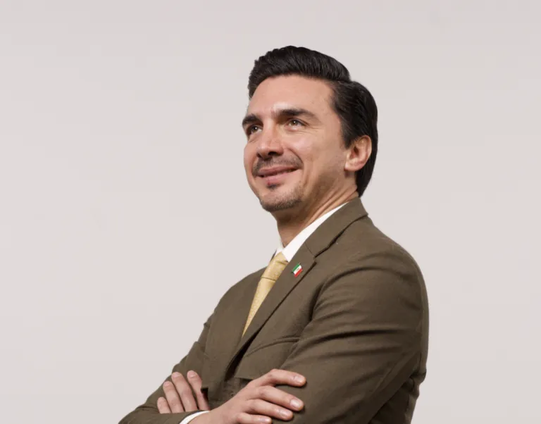 Alejandro Martínez Araiza, secretario general nacional del SNAC fue incluido por cuarta ocasión entre los 300 líderes mexicanos.