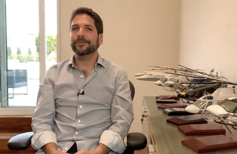Ariel Picker, experto en tecnología, reflexiona sobre innovación, disciplina y transformación tecnológica.