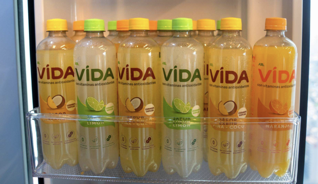 Bebidas de Grupo AJE que combinan hidratación, sabor, vitaminas y antioxidantes.